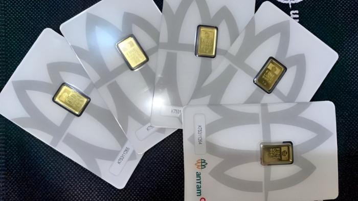 ANJLOK LAGI- Harga emas Antam 11 September 2026 anjlok lagi. Hari ini harga emas Antam turun sekitar Rp 25.000 per gram.