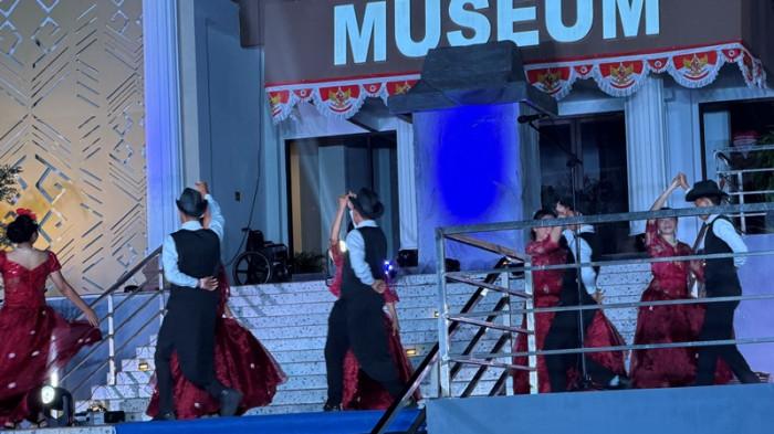 MUSEUM SULUT - Festival Rona Budaya Sulawesi Utara (Sulut) berlangsung semarak 123B