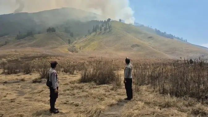 ​ Wisata Gunung Bromo Ditutup Total Akibat Asap Tebal dan Angin Kencang (Foto: Isitimewa)