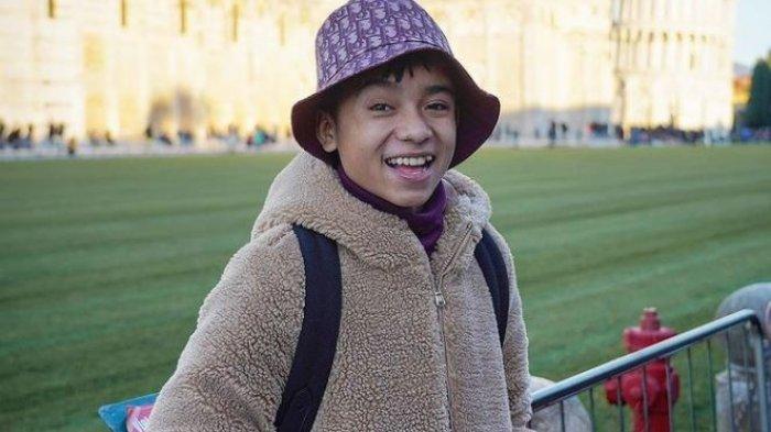 Betrand Peto murka ke penggemarnya sendiri, bantah dimanfaatkan Sarwendah dan Ruben Onsu. Onyo: 'Mending gausah jadi fans!'