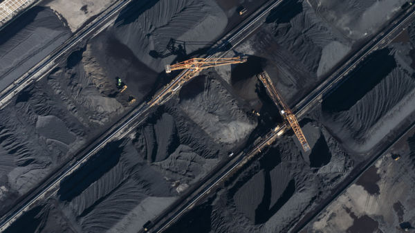 Black coal port machinery operation in China