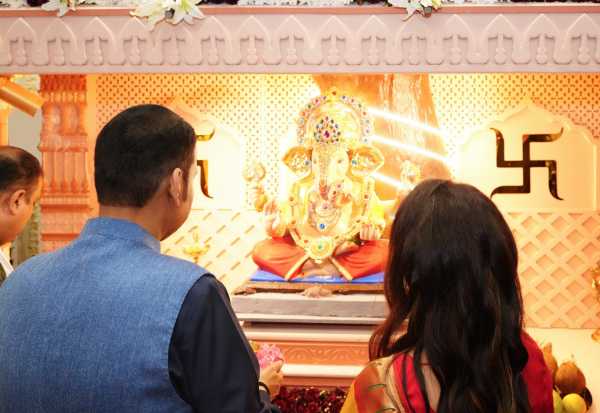 Amruta and Divija Fadnavis Ganesh Chaturthi look