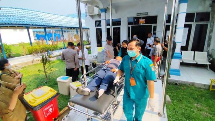 KERACUNAN MBG - Puluhan siswa MTsN 2 Kisaran dirawat dirumah sakit umum daerah (RSUD) Kisaran setelah mengalami mual dan pusing usai mengonsumsi MBG, Senin (14/9/2026).