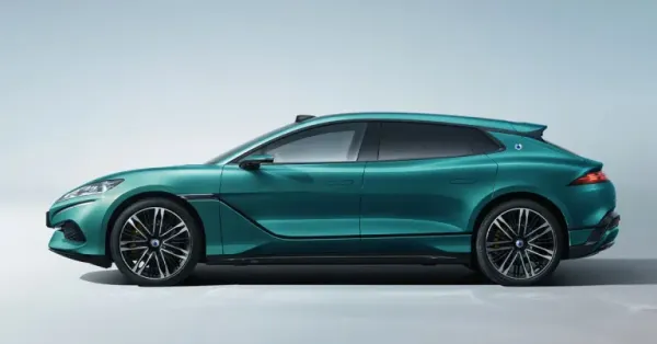 denza z9 gt side
