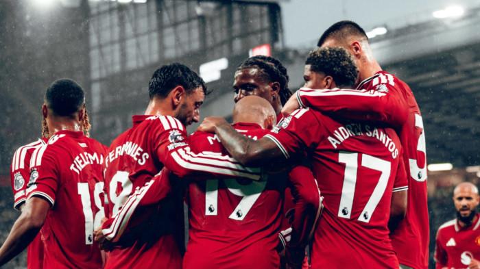 SELEBRASI - Para pemain Manchester United merayakan gol bersama setelah berhasil menjebol gawang Ipswich Town pada pekan kedua Liga Inggris di Old Trafford, Minggu (30/8/2026) malam WIB.