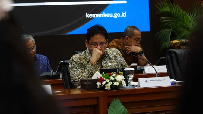 Di sisi belanja, realisasi belanja negara hingga akhir 2025 mencapai Rp3.451,4 triliun atau 95,3% dari target APBN. Tampak dalam foto, Menteri Keuangan (Menkeu) Purbaya Yudhi Sadewa saat Konferensi Pers APBN Kita, di Kantor Kementerian Keuangan, Jakarta, Kamis (8/1/2026). (merdeka.com/magang/Rendi Saputra)